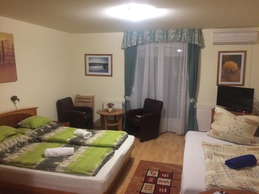 City Center Apartments Хевіз Екстер'єр фото